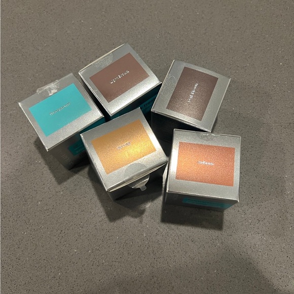 Shiseido Other - Travel size dry shampoo